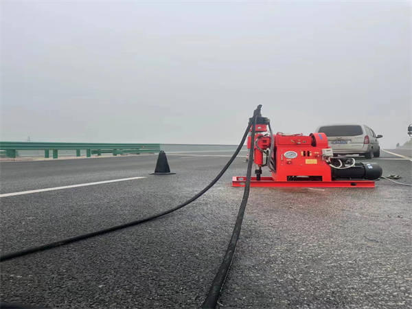 城固马路路基路面开裂下沉注浆加固灌浆